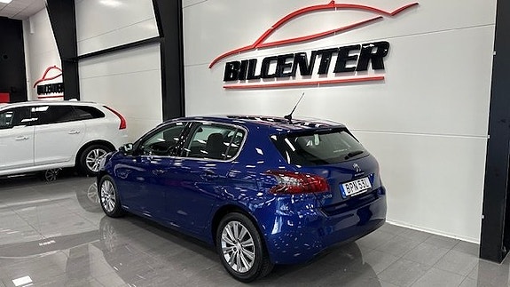 Peugeot 308 4 of 12