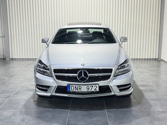 Mercedes-Benz CLS500 9 of 25