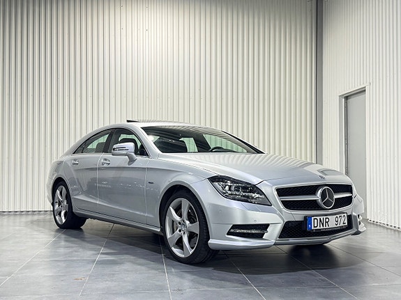 Mercedes-Benz CLS500 3 of 25