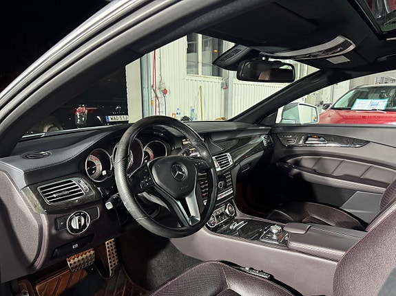 Mercedes-Benz CLS500 19 of 25