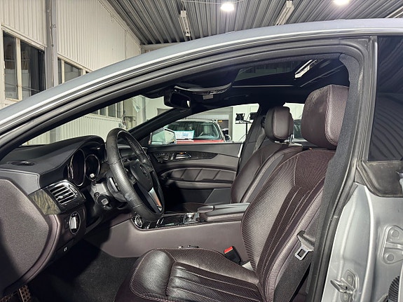 Mercedes-Benz CLS500 21 of 25