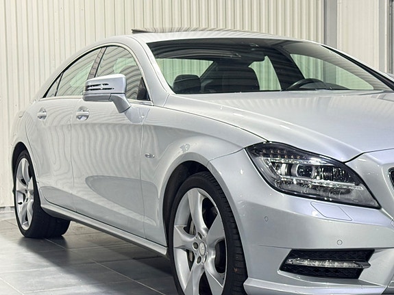Mercedes-Benz CLS500 6 of 25