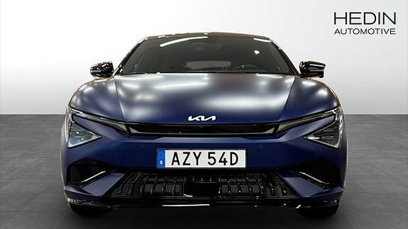 Kia EV6 2 of 12