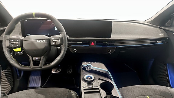 Kia EV6 7 of 12