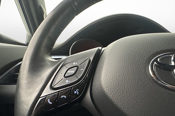 Toyota C-HR 11 of 24