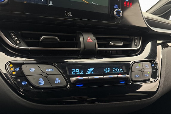 Toyota C-HR 18 of 24