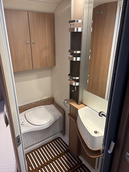 Knaus 650 MF Sky Wave 9 of 9