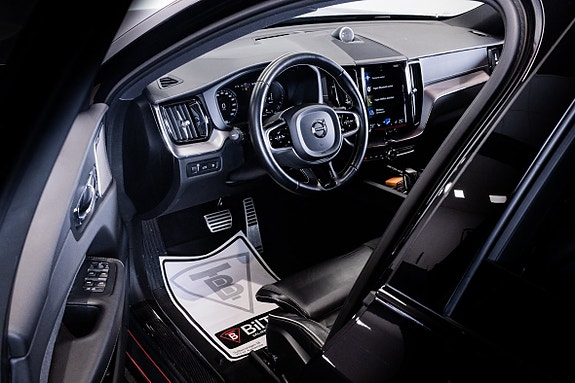 Volvo XC60 13 of 24