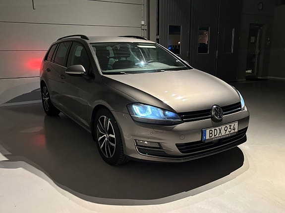 Volkswagen Golf VII 2 of 23