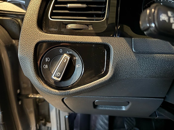 Volkswagen Golf VII 6 of 23