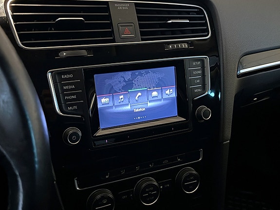 Volkswagen Golf VII 15 of 23