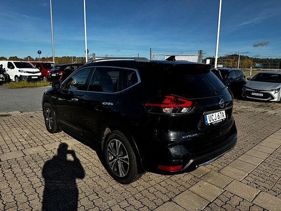 Nissan X-Trail 2 of 5