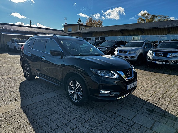 Nissan X-Trail 3 of 5