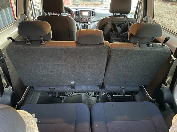 Nissan NV200 21 of 27