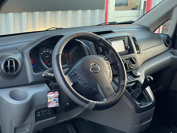Nissan NV200 16 of 27