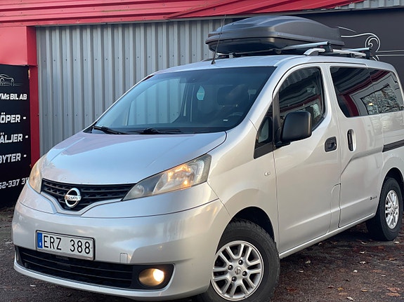 Nissan NV200 2 of 5