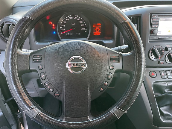 Nissan NV200 24 of 27