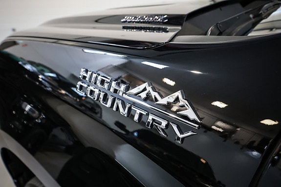 Chevrolet Silverado 4 of 5