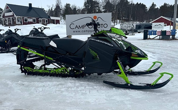 Arctic cat M8000 es 149 mil.