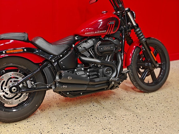 Harley-Davidson Streetbob 2 of 7