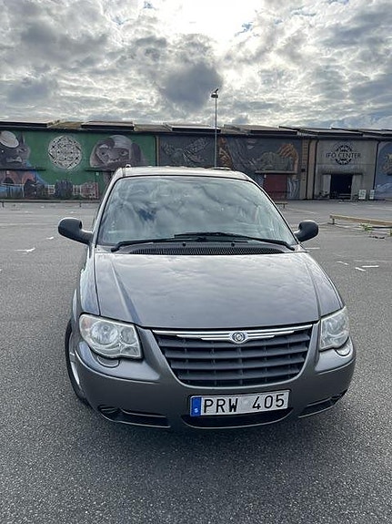Chrysler Voyager 3 of 5