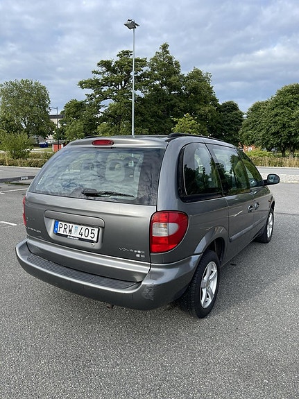 Chrysler Voyager 8 of 15