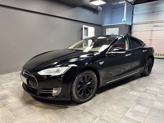 Tesla Model S 5 of 5