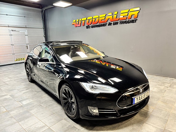 Tesla Model S 11 of 13