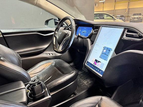 Tesla Model S 8 of 13