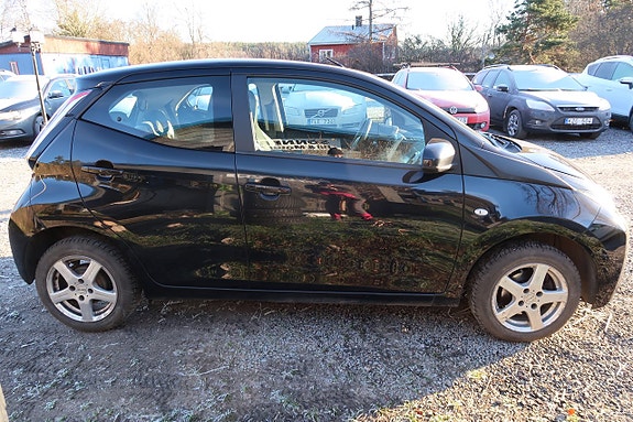 Toyota Aygo 5 of 7