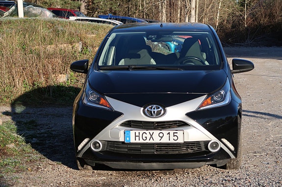 Toyota Aygo 2 of 7