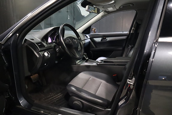 Mercedes-Benz C250 7 of 19