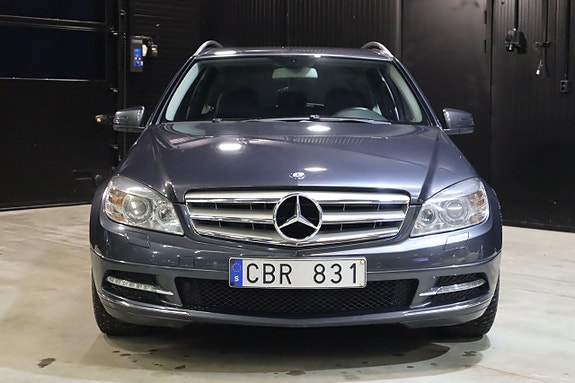 Mercedes-Benz C250 2 of 19