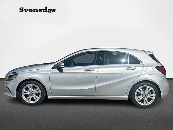 Mercedes-Benz A180 2 of 5