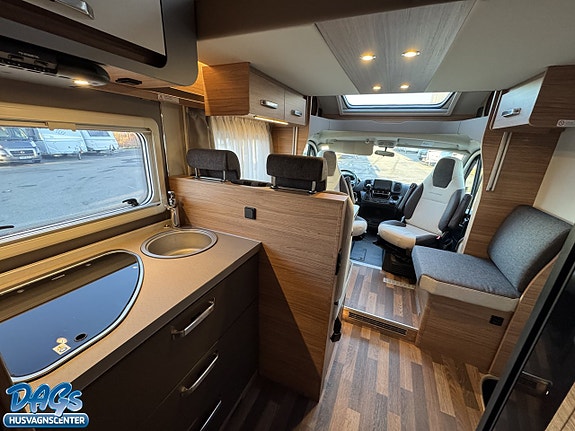 Weinsberg CaraSuite 700 ME 10 of 17