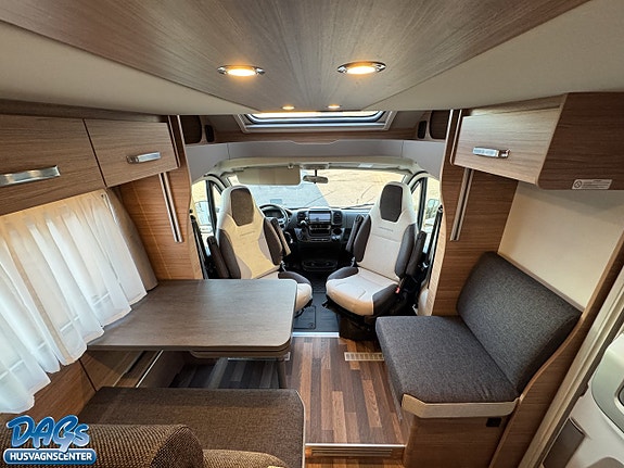 Weinsberg CaraSuite 700 ME 8 of 17