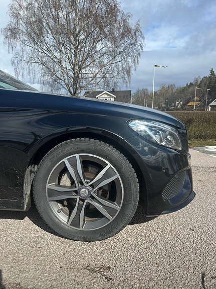 Mercedes-Benz C220 4 of 9