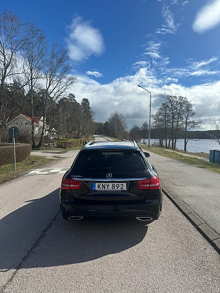 Mercedes-Benz C220 5 of 9