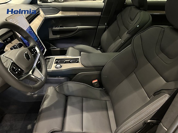 Volvo EX90 11 of 17