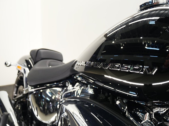 Harley-Davidson Breakout 5 of 10