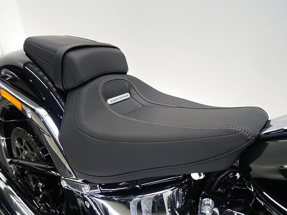 Harley-Davidson Breakout 7 of 10