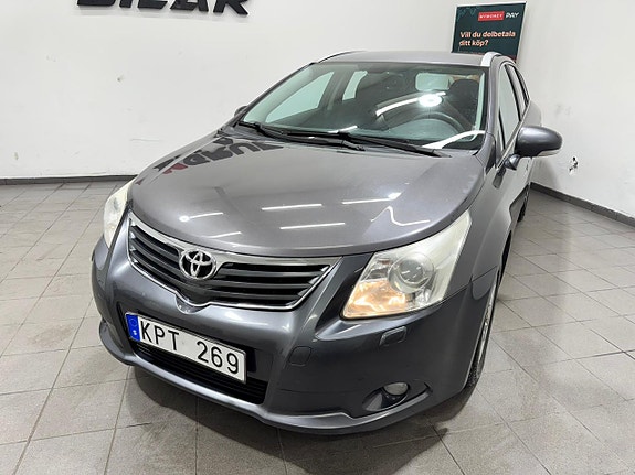 Toyota Avensis 10 of 16