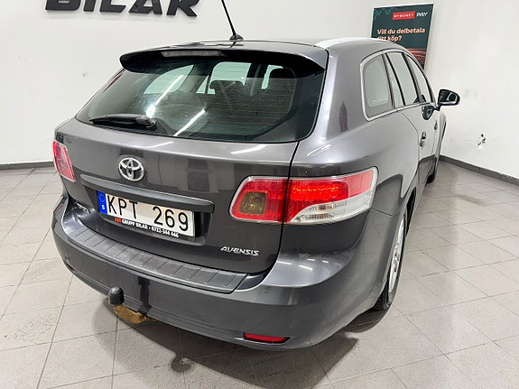 Toyota Avensis 9 of 16