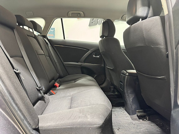 Toyota Avensis 15 of 16