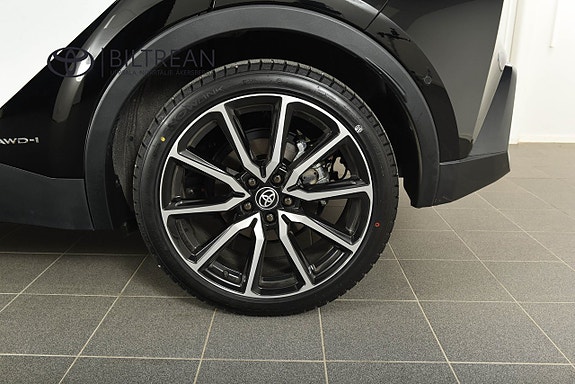 Toyota C-HR 24 of 30