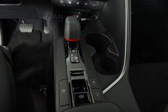 Toyota C-HR 18 of 30