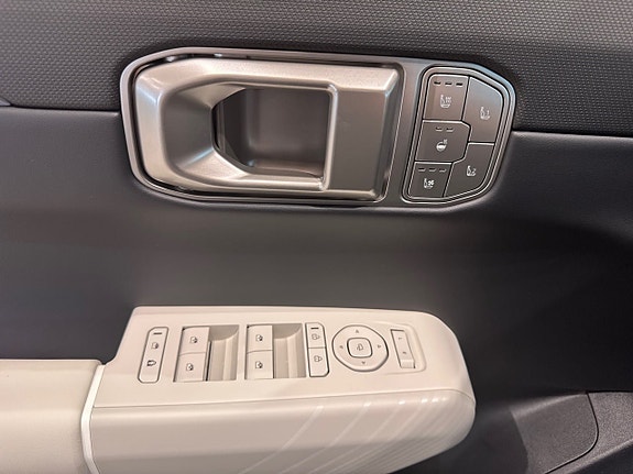 Kia EV4 16 of 20