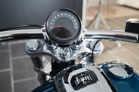 Harley-Davidson FXBR Breakout 117" 10 of 13