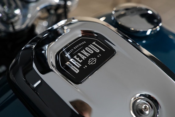 Harley-Davidson FXBR Breakout 117" 11 of 13