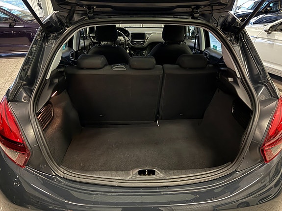 Peugeot 208 9 of 12
